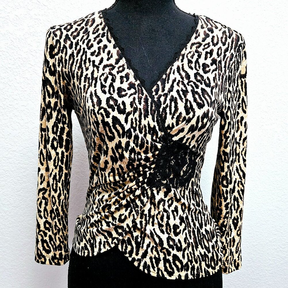 Women's Top Stretchy Leopard Print w/ Rouching & Black Lace Accent V Neck XS